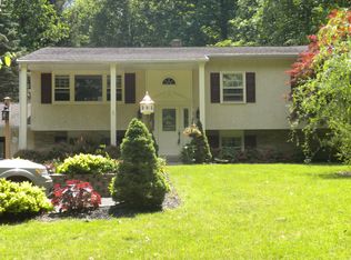 241 Lone Pine Rd, Barto, PA 19504