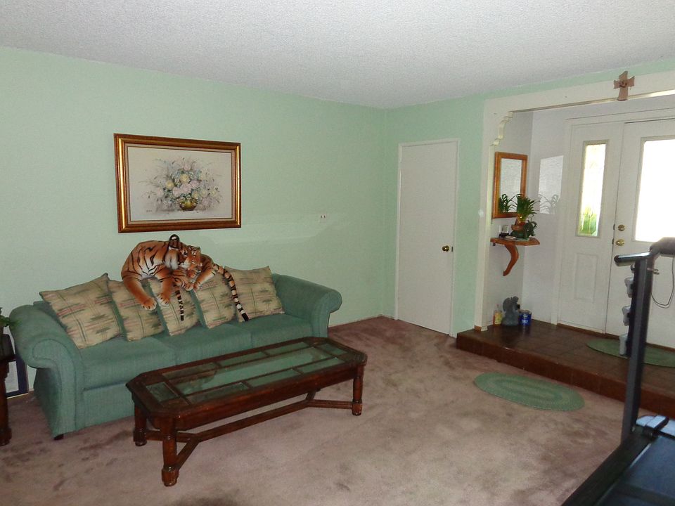 1st image of 25026 Newhall Ave