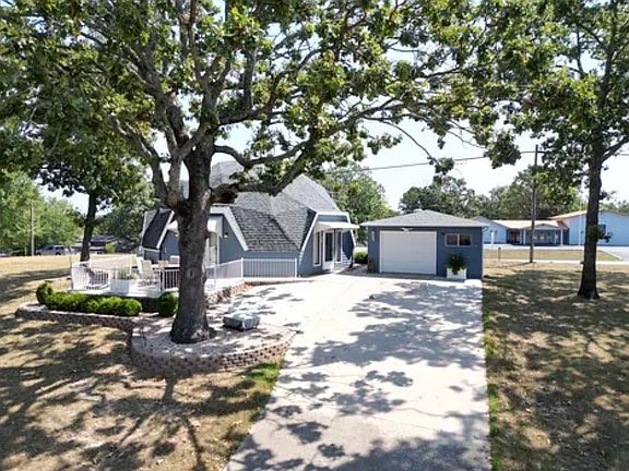 3rd image of 22992 Farm Road 1260