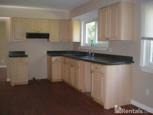 1st image of 4284 Macqueen Dr