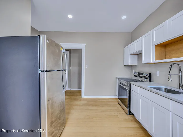 380 Scott St #2 — Photo 13