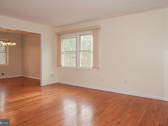 3rd image of 9604 Hershour Ct