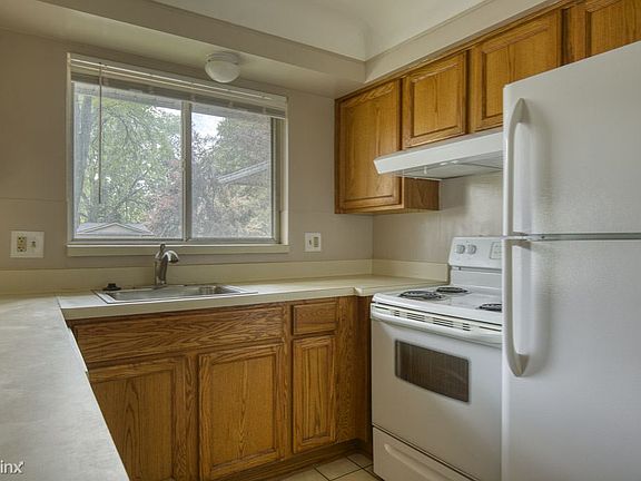 5th image of 34458 Grove Dr