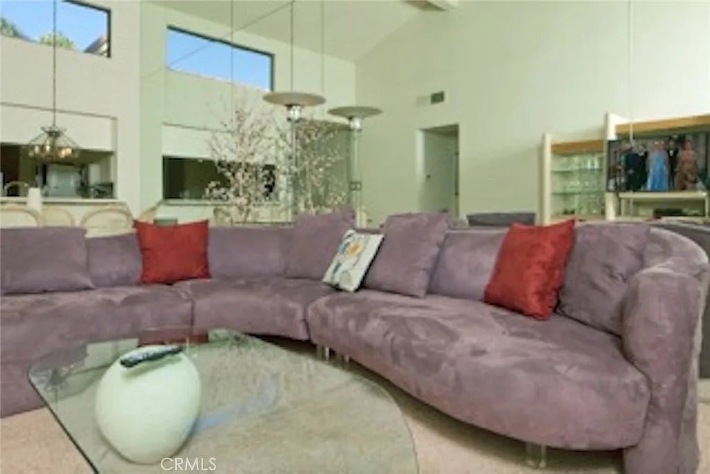 2 bed, 1550 sqft, $6,875 — Photo 2