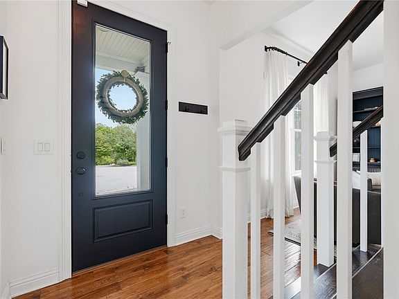 3rd image of 1110 Gromwell Ln