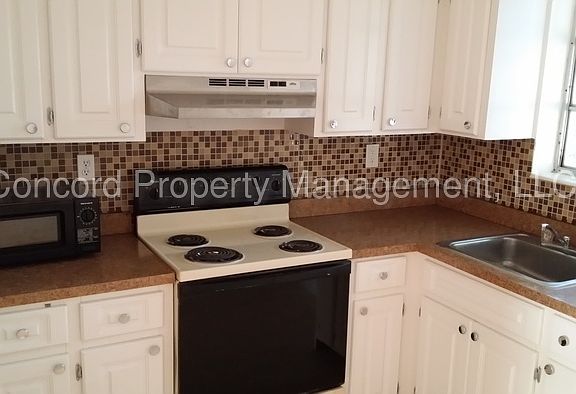 3rd image of 712 Tequesta St APT 2