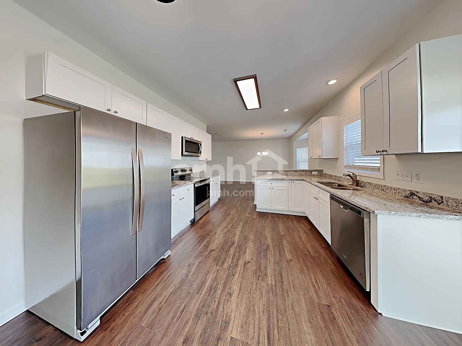 4 bed, 2.5 bath, 2018 sqft, $2,170 — Photo 3