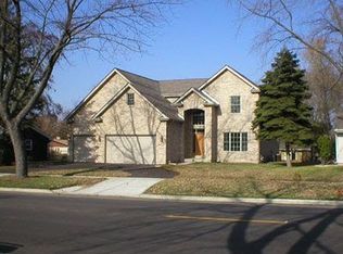 1728 W Weathersfield Way, Schaumburg, IL 60193