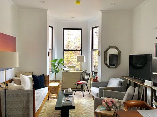 Rented by Francine Realty | media 12