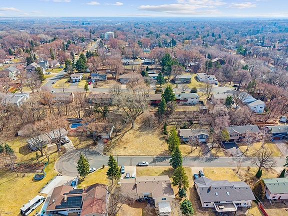 5th image of Taylor St NE