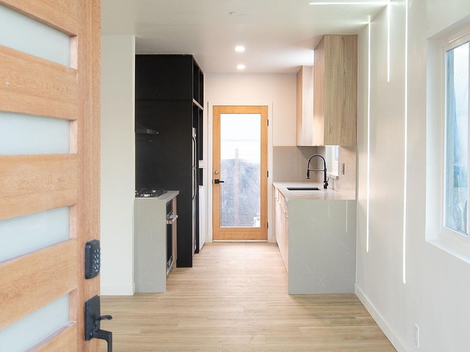 Beautiful entry. The difference in renting from our luxury rentals.