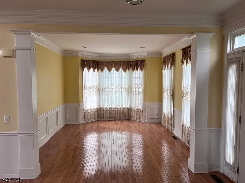 5 bed, 4.5 bath, 4000 sqft, $6,500 — Photo 4