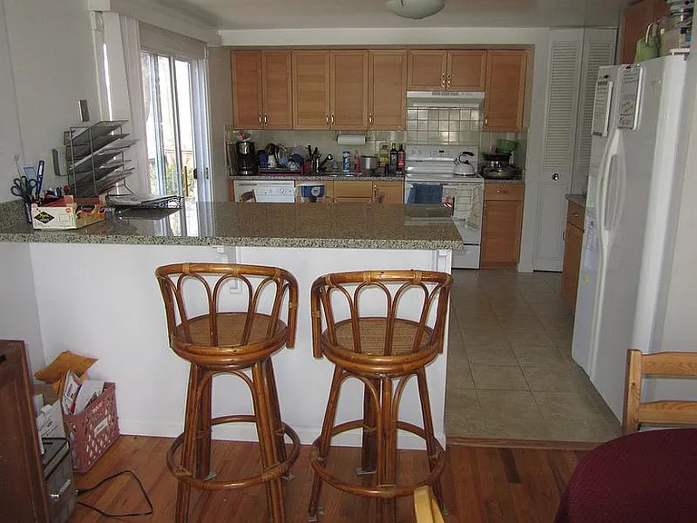 Sanibel Dr — Photo 10