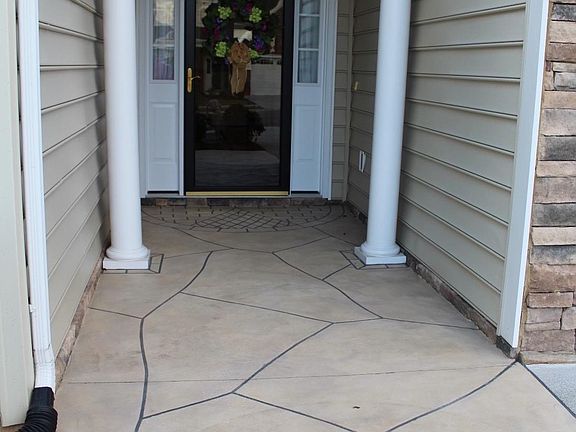 2nd image of 311 Paulette Cir