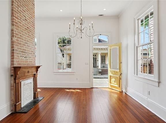 3rd image of 915 Saint Ferdinand St #A