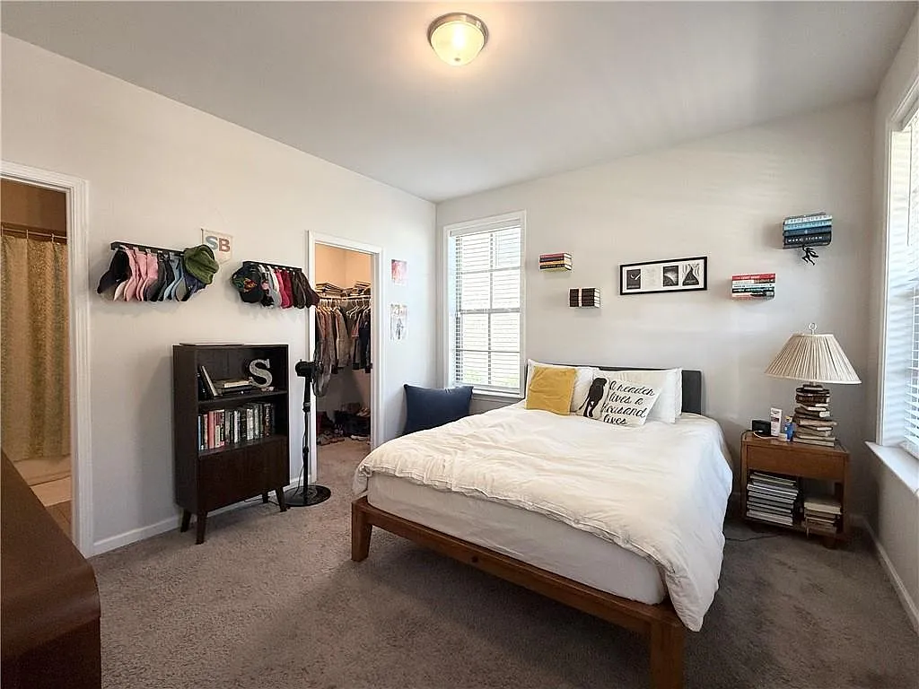 Building Photo - 2520 Great Silver Fir Aly
