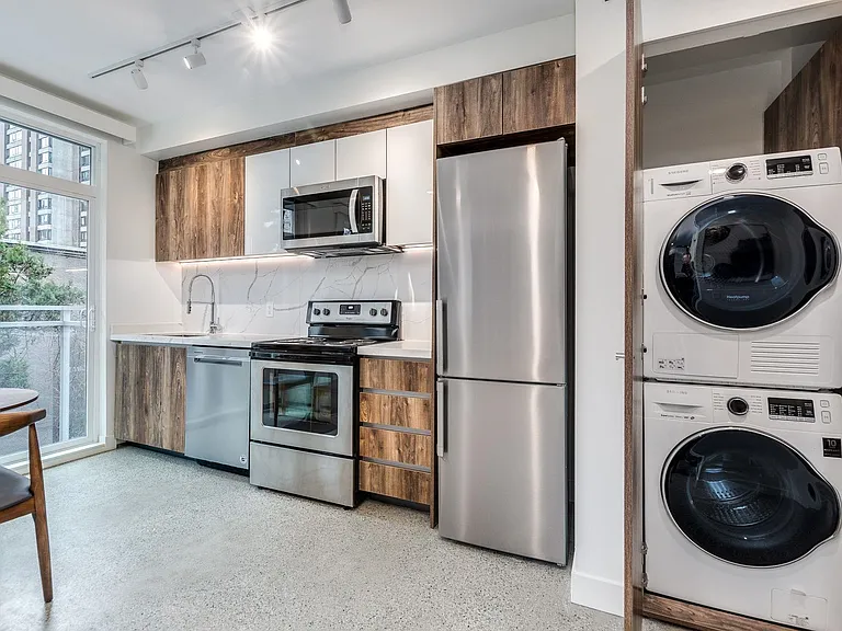 1170 Barclay St #202 — Photo 12