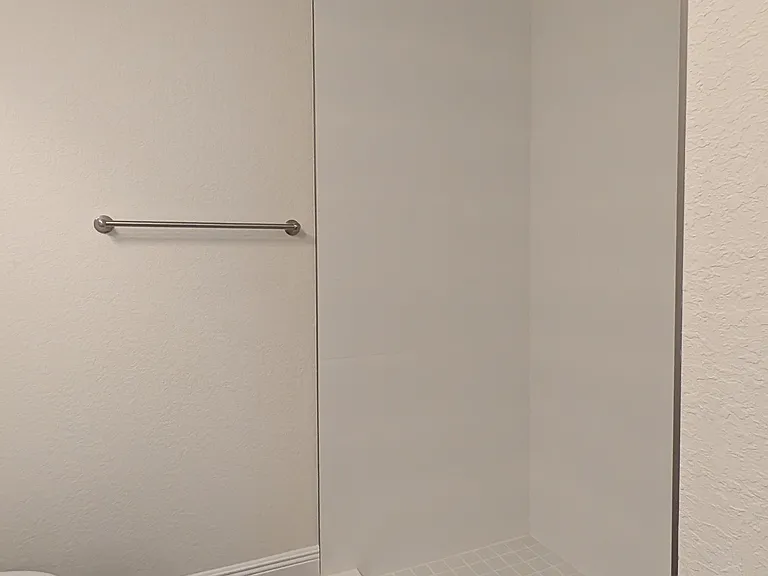 214 E Caldwell Dr — Photo 10