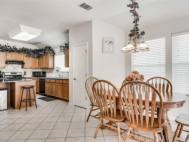 6021 Almelo Dr — Photo 14