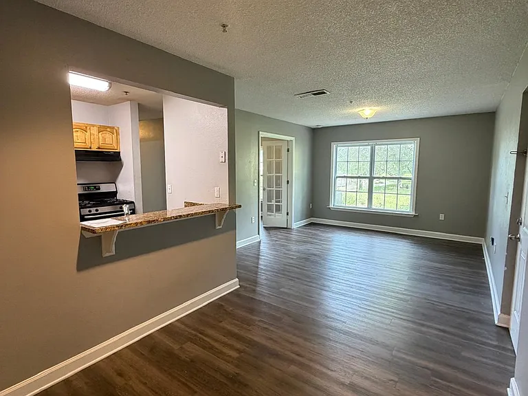 2025 Dixie Belle Dr #J — Photo 3