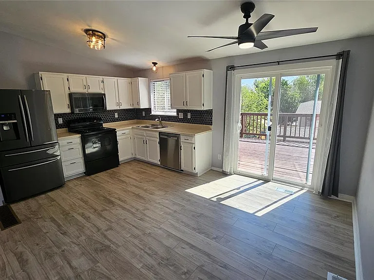 4244 S Bahama St — Photo 5