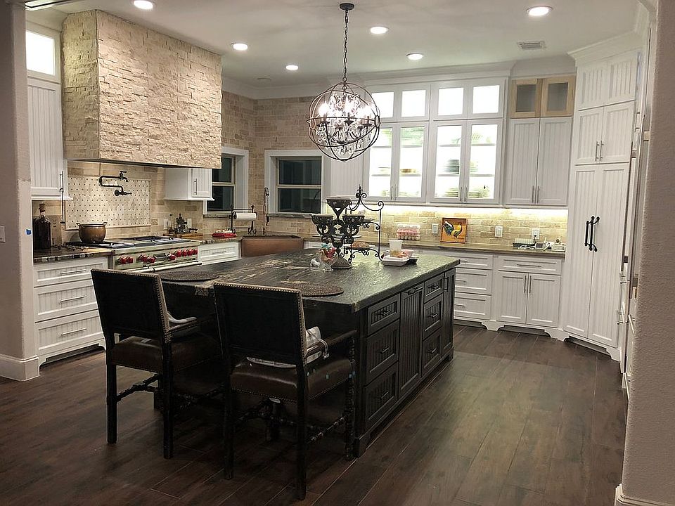 1st image of 2001 S Friendswood Dr
