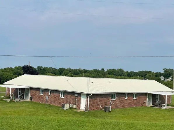 707 Gypsum St, Blue Rapids, KS 66411