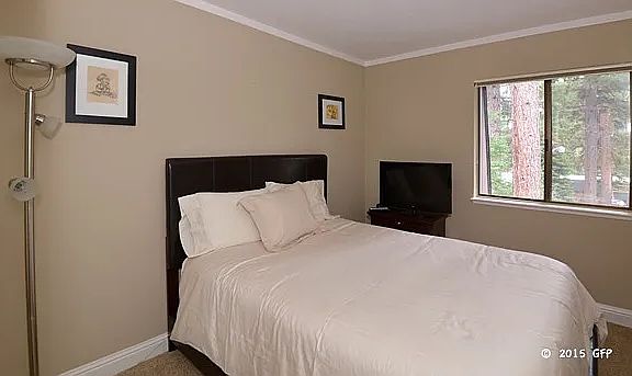 3rd image of 861 Southwood Blvd #15