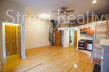 Rented by Street Realty Brokerage LLC