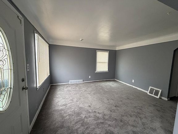3rd image of 26741 Carlysle St