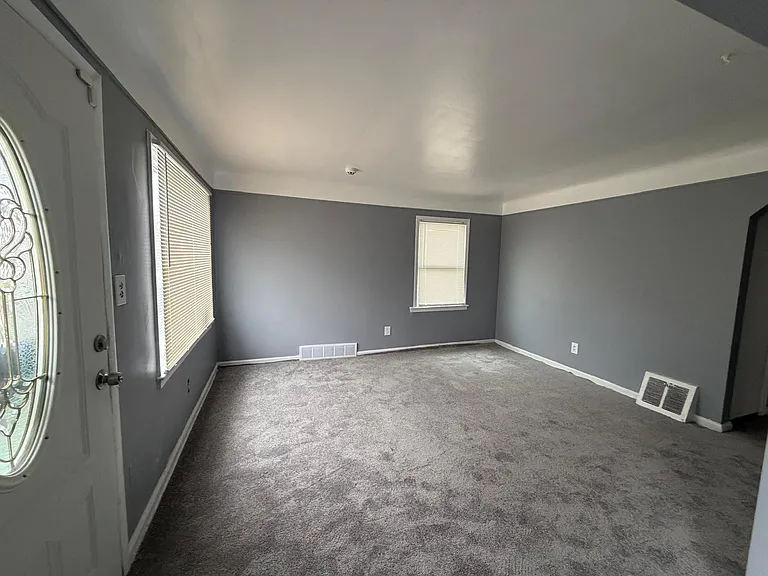 26741 Carlysle St — Photo 3