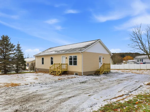 9 Jeanne Dr, Tunkhannock, PA 18657