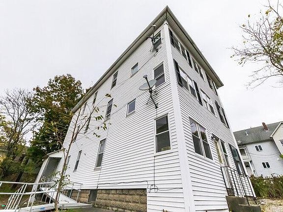 3rd image of 2 Esther St #2