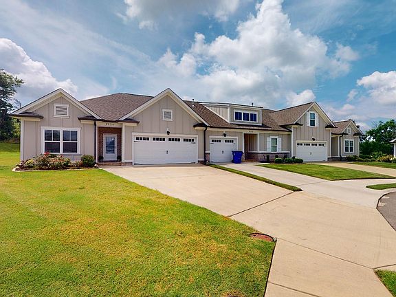 3rd image of 5114 Meadowbend Dr NE