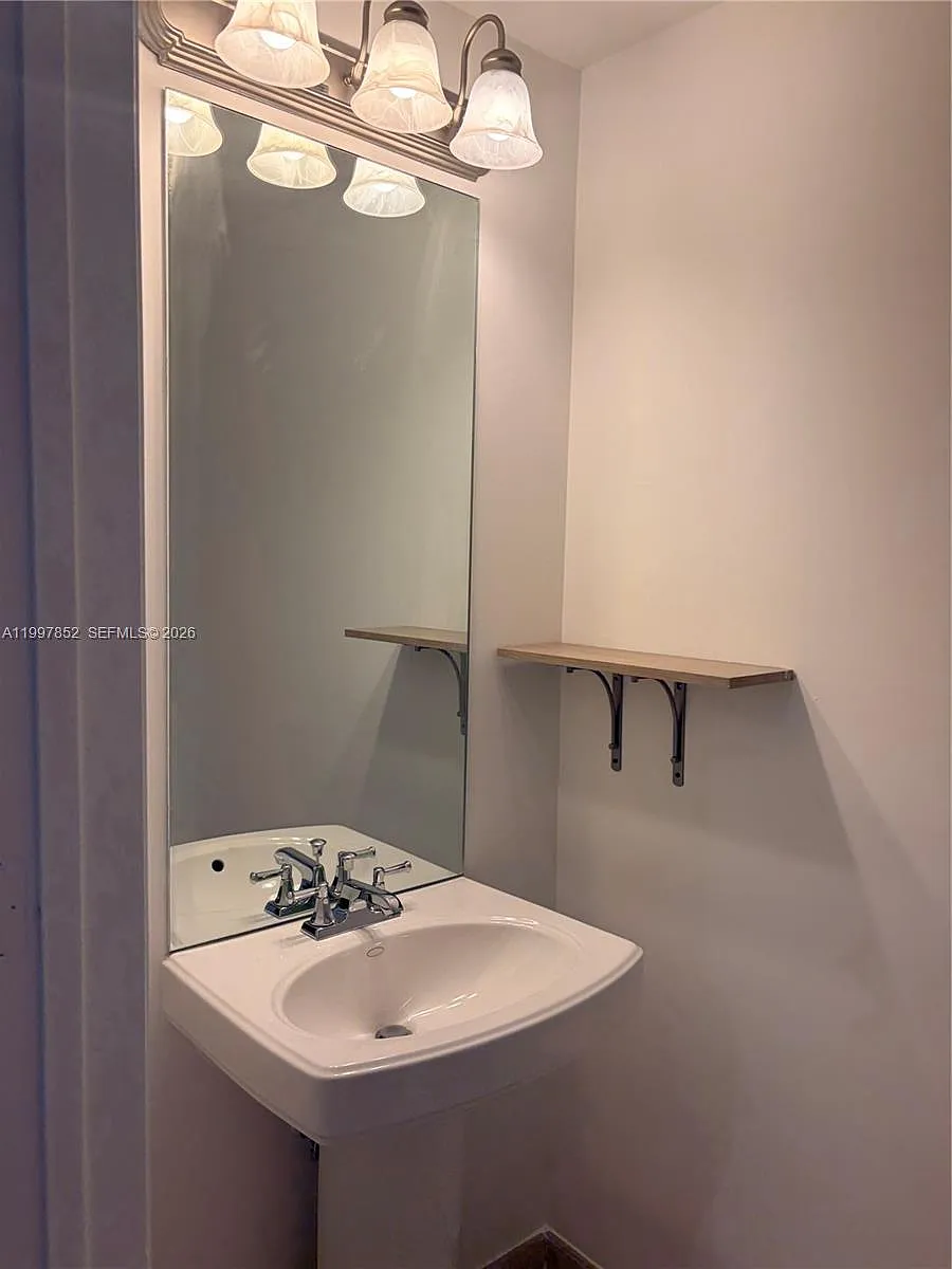 Building Photo - 55 Merrick Way #534