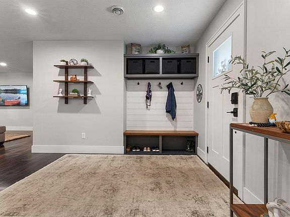 5th image of 939 235th St
