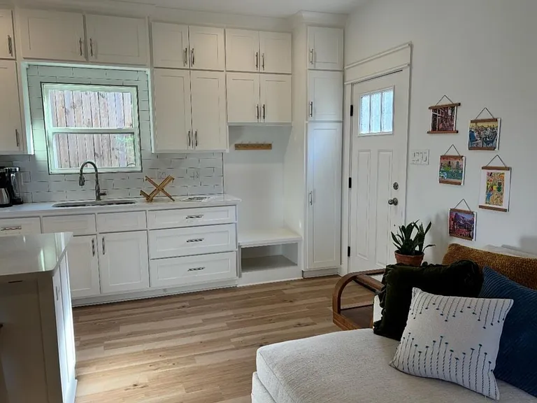 921 Midland St — Photo 7