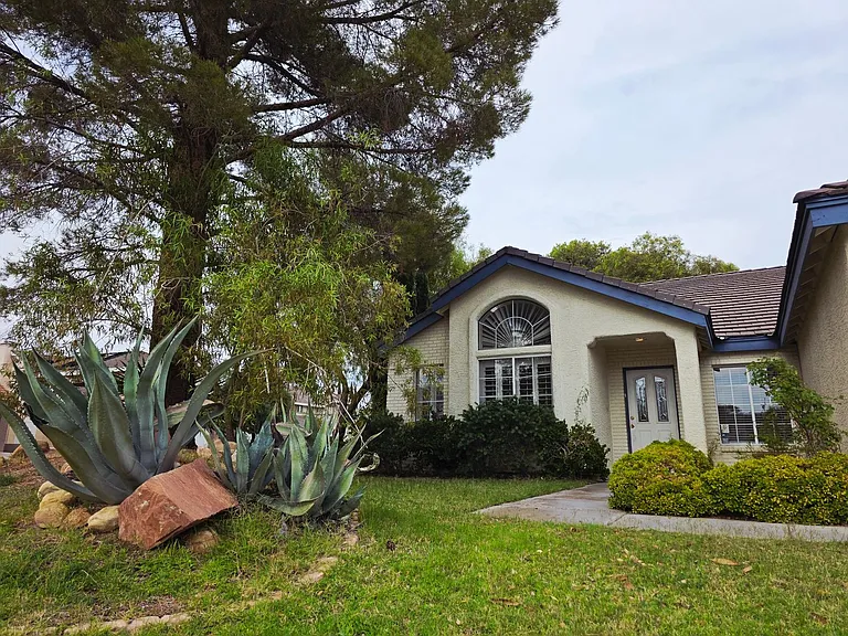 2920 Setting Sun St — Photo 3