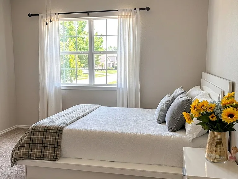 6778 Canterbury Dr — Photo 10