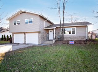 15224 Geoffrey Rd, Oak Forest, IL 60452