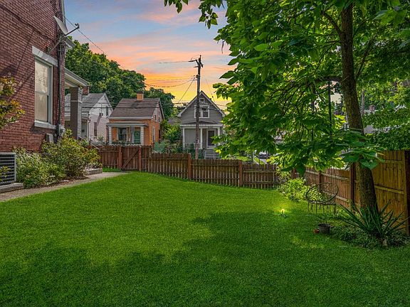 2nd image of 4247 Carlin St