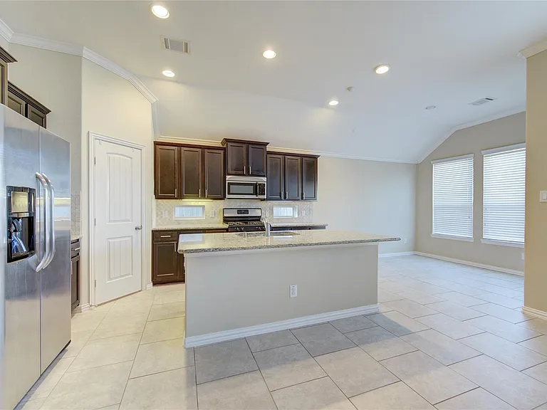 6519 Point Hollow Ln — Photo 28