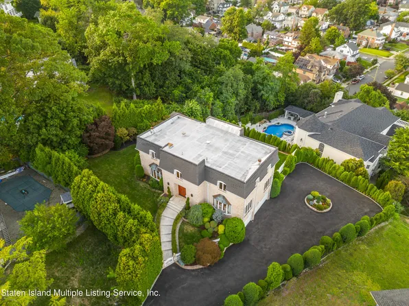 6 Romer Rd, Staten Island, NY 10304