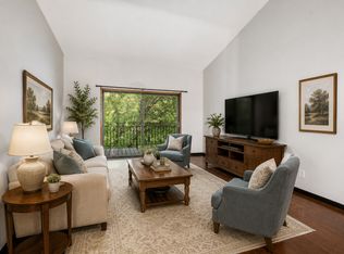 4120 Parklawn Ave APT 325, Edina, MN 55435