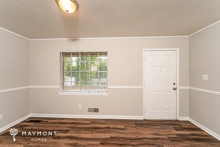 1328 Oak Ter — Photo 3