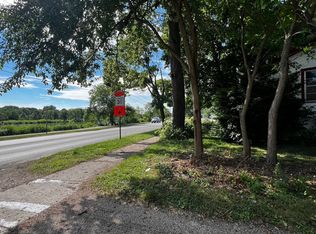 906 Riverside Ave, St Charles, IL 60174