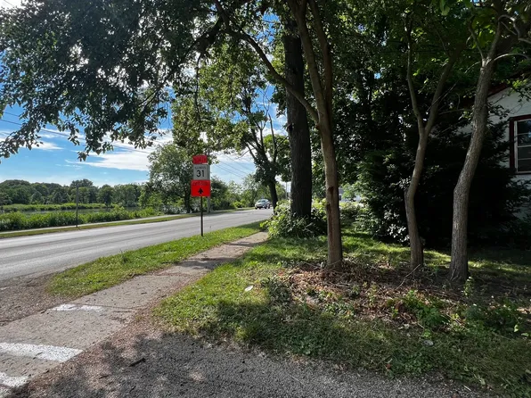 906 Riverside Ave, St Charles, IL 60174