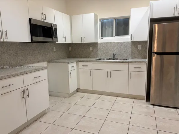 2916 NW 51st St, Miami, FL 33142