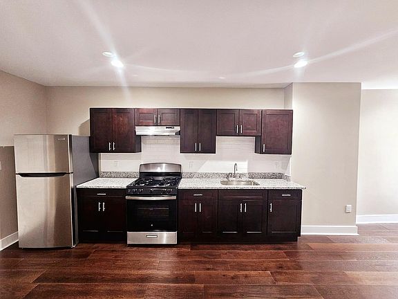 3rd image of 611 N Carey St #C