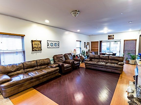 3rd image of 10109 W Fullerton Ave
